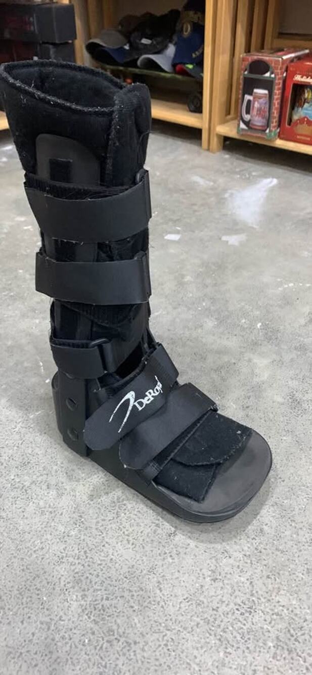 Medium Walking Boot
